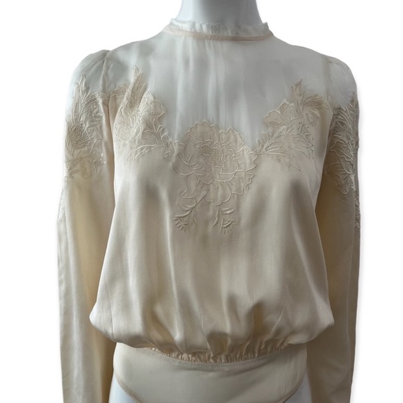 NWOT Free People Off White Satin Long Sleeve Floral Embroidery Body Suit, Size S - Picture 2 of 9